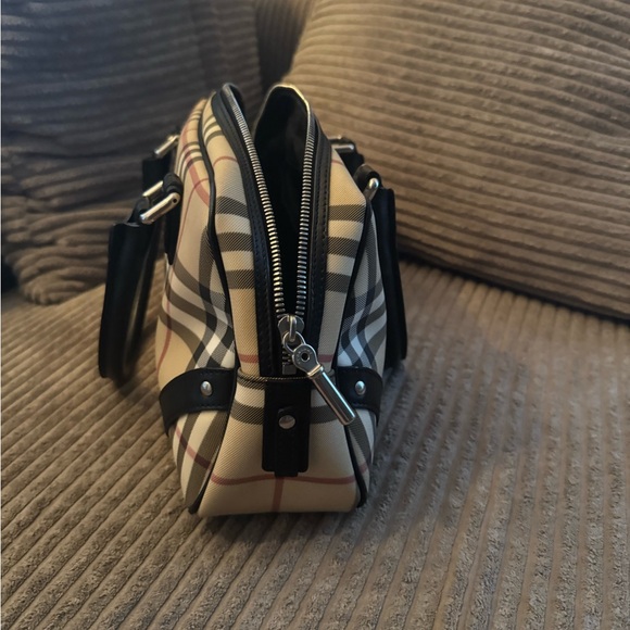 Burberry small bag in excellent condition - Picture 4 of 7
